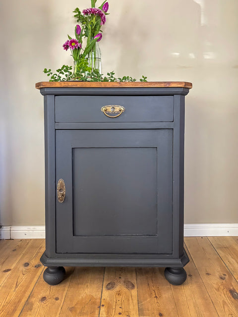Kleiner Vintage Schrank | Deep Sea Kreidefarbe | Nachttisch & Beistelltisch