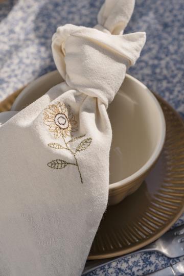 Ib Laursen Stoffserviette Flora mit Sonnenblume butter cream - Weingärtners Genusshandwerk