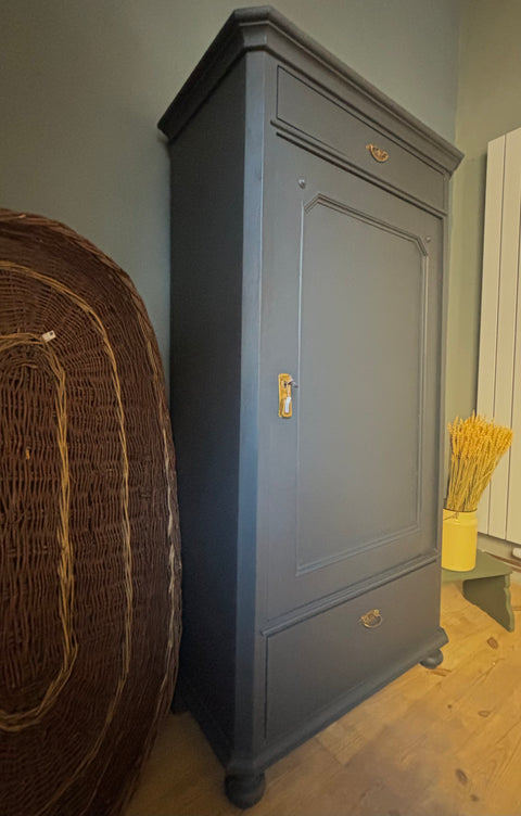 Hochschrank | Graphite - Weingärtners Genusshandwerk