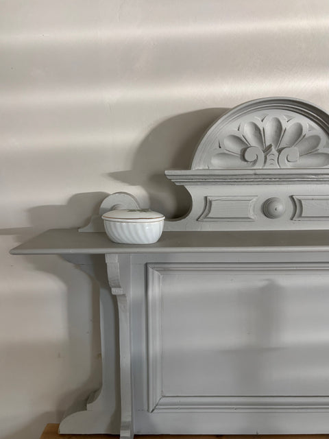 Kleiner alter Schrank - Weingärtners Genusshandwerk