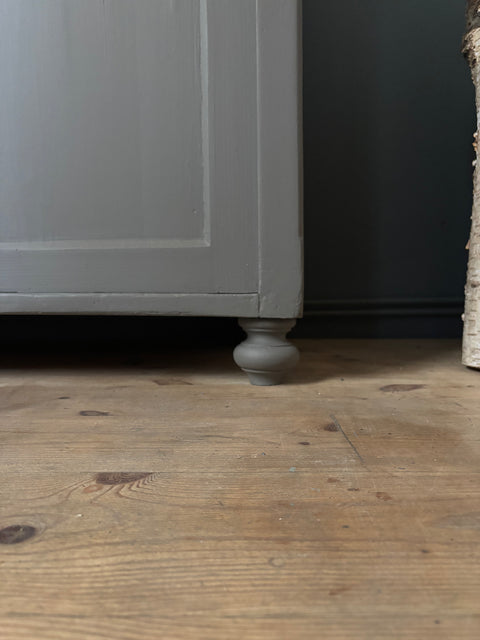 Dänisches Küchenbuffet | Kreidefarbe Pepper (grau) - Weingärtners Genusshandwerk