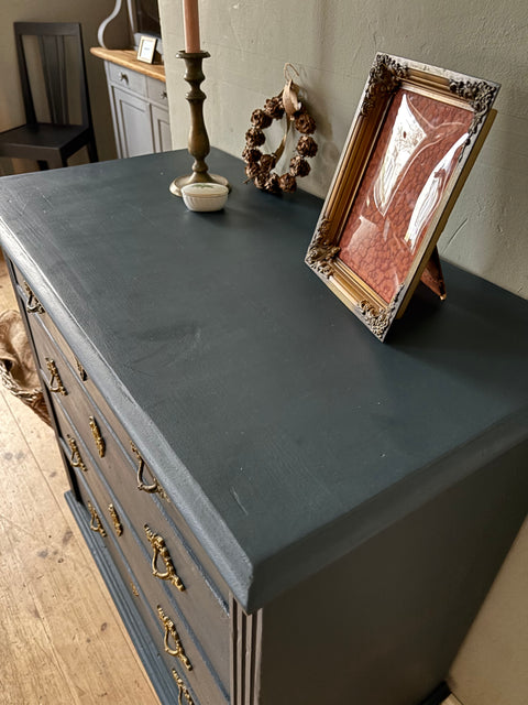 Dänische Kommode | Kreidefarbe Ink (dunkelblau) - Weingärtners Genusshandwerk