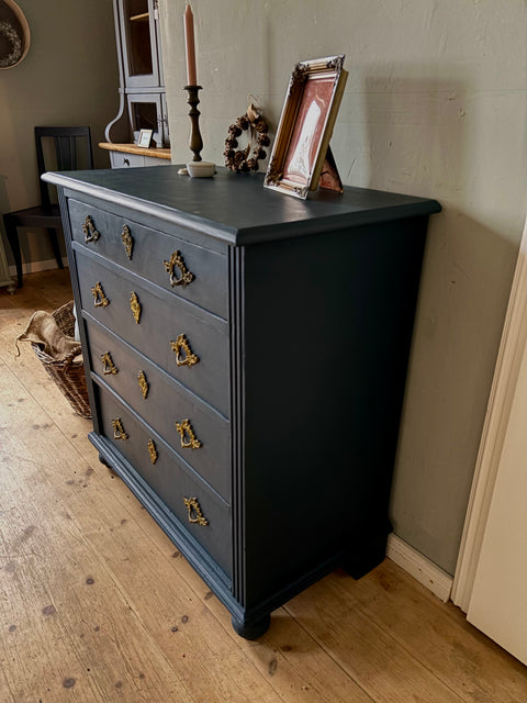 Dänische Kommode | Kreidefarbe Ink (dunkelblau) - Weingärtners Genusshandwerk