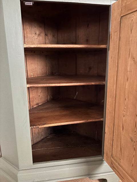 Alter Dänischer Eckschrank | Kreidefarbe Camouflage - Weingärtners Genusshandwerk