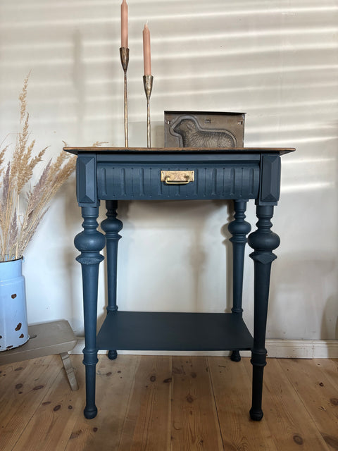 Dänischer Beistelltisch | Ink - Weingärtners Genusshandwerk