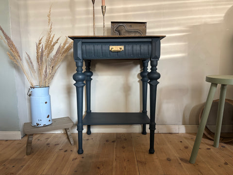 Dänischer Beistelltisch | Ink - Weingärtners Genusshandwerk