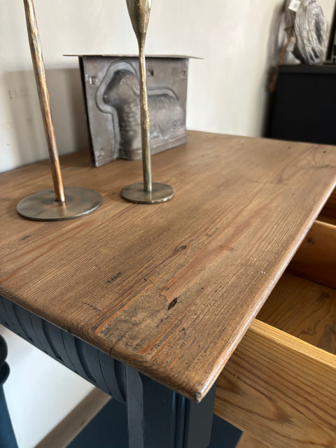 Dänischer Beistelltisch | Ink - Weingärtners Genusshandwerk