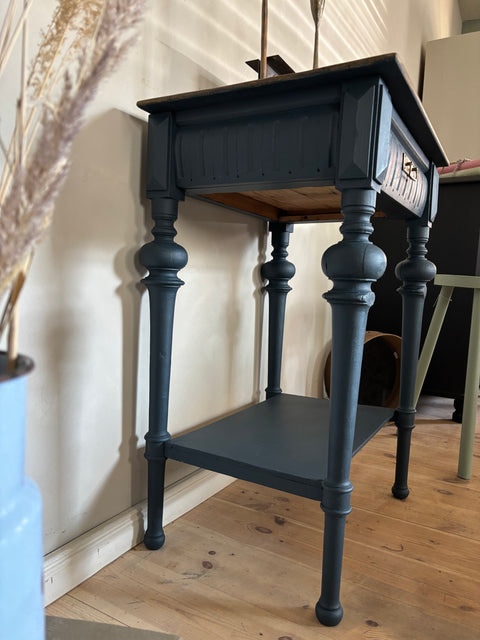 Dänischer Beistelltisch | Ink - Weingärtners Genusshandwerk