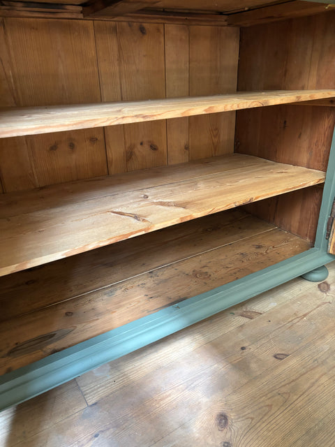 Dänisches Küchenbuffet | Kreidefarbe Camouflage - Weingärtners Genusshandwerk