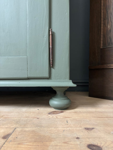 Dänisches Küchenbuffet | Kreidefarbe Camouflage - Weingärtners Genusshandwerk