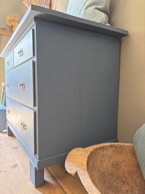 Dänische Kommode | Kreidefarbe Junger Baron (Blau-grau) - Weingärtners Genusshandwerk