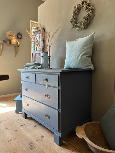 Dänische Kommode | Kreidefarbe Junger Baron (Blau-grau) - Weingärtners Genusshandwerk