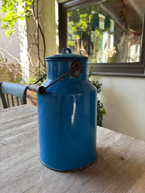 Alte Emaille Milchkanne Babyblau - Weingärtners Genusshandwerk