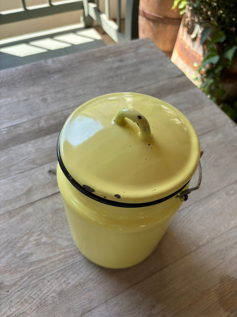 Alte Emaille Milchkanne Gelb