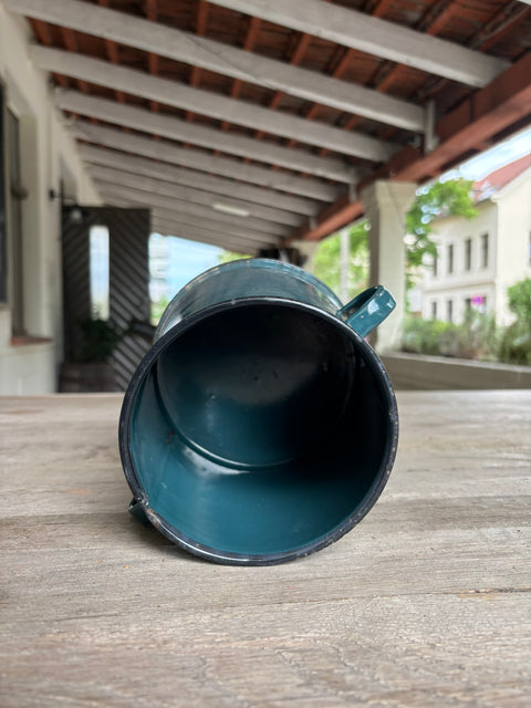 Alte Emaille Milchkanne Blau Grün - Weingärtners Genusshandwerk