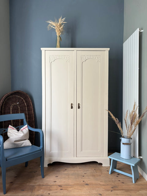 Zweitüriger Kleiderschrank | Humus (beige) - Weingärtners Genusshandwerk