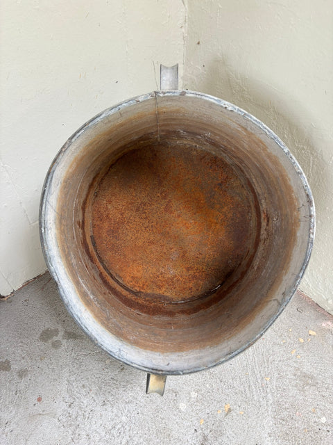 Alter Zink Topf mit Griffen (53x35) - Weingärtners Genusshandwerk