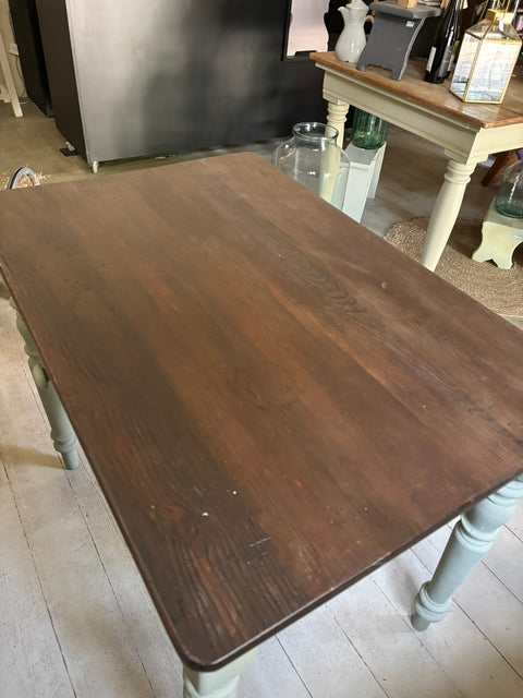 Vintage Holztisch mit Schublade (63x94cm)