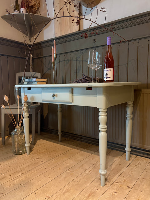 Vintage Holztisch mit Schublade (113x70cm) | Outdoorfarbe Verdigris - Weingärtners Genusshandwerk