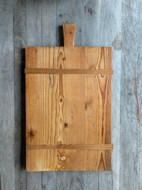 Rustikales Vintage Holzbrett – großes Brett mit Griff - Weingärtners Genusshandwerk