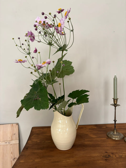 Vintage Emaille Kanne Creme (27 × 21 cm)