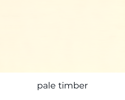 Helle Kreidefarbe in Pale Timber von Paint of Walinoon, zeigt eine Holzoberfläche mit pastellheller, matter Oberfläche.