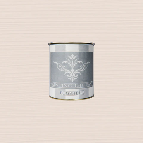 Farbdose Clotted Cream von Painting The Past vor gestrichener Wandfläche