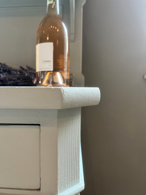 Kleiner alter Schrank mit Holzblende | Kreidefarbe Madame Detalle, Ansicht 7