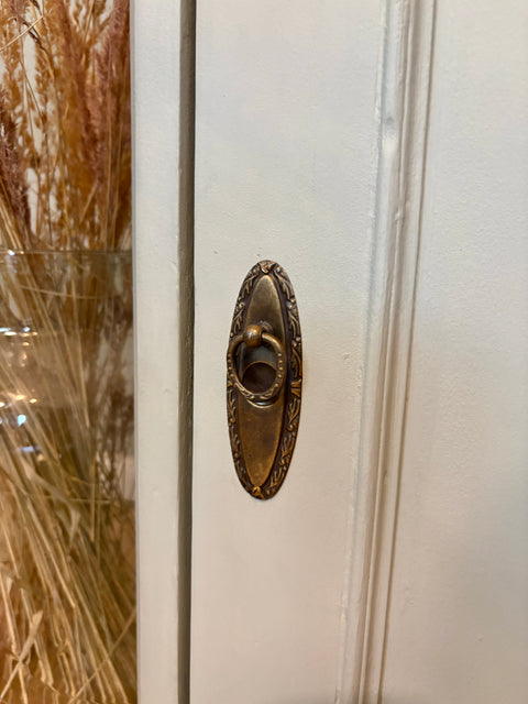 Kleiner alter Schrank mit Holzblende | Kreidefarbe Madame Detalle, Ansicht 5