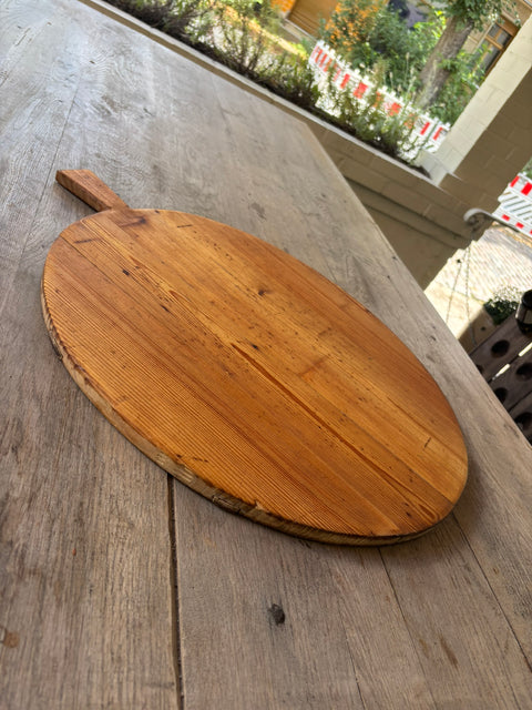 Vintage Holzbrett – großes rundes Brett mit Griff Ø ca. 56,5 cm, Ansicht 4