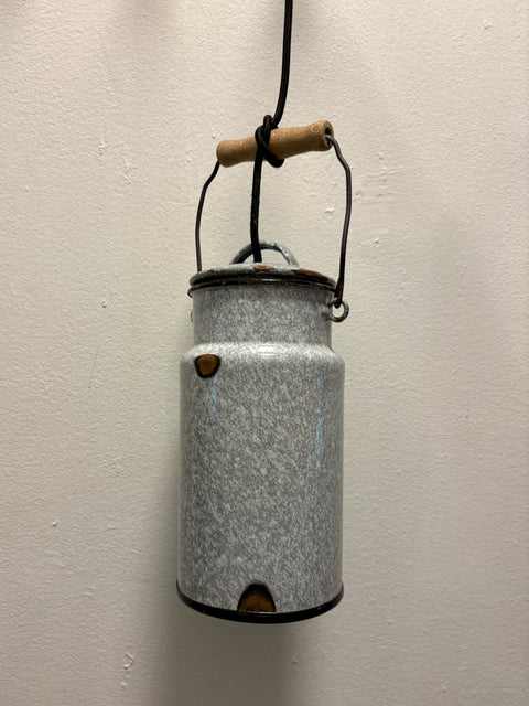 Hängeleuchte aus Emaille-Milchkanne – grau, Upcycling-Design mittelgroß