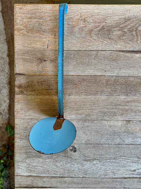 Vintage Emaille Schöpfkelle hellblau