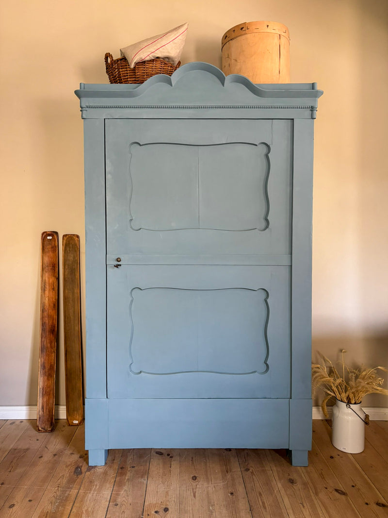 Eintüriger Vintage Kleiderschrank/Blender | Kreidefarbe Cloudy Blue (blau)
