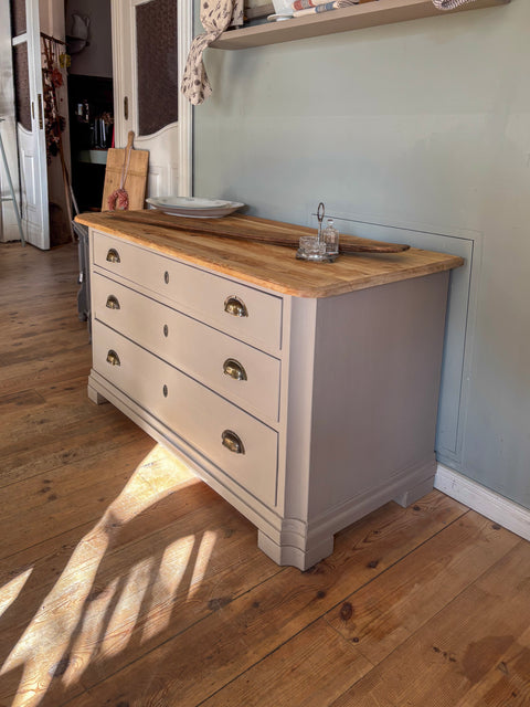 Vintage Weichholz-Sideboard/Kommode mit Naturholzplatte | Kreidefarbe Tundra (dunkelbeige) - Weingärtners Genusshandwerk