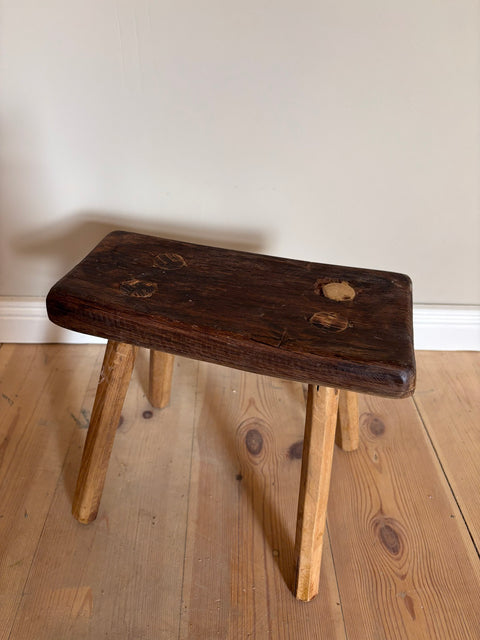 Antiker Hocker / Schemel #1 | Weichholz Vintage | dunkelbraune Patina