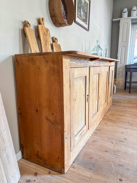 Antikes Weichholz Sideboard | Naturbelassen | über 2 Meter breit