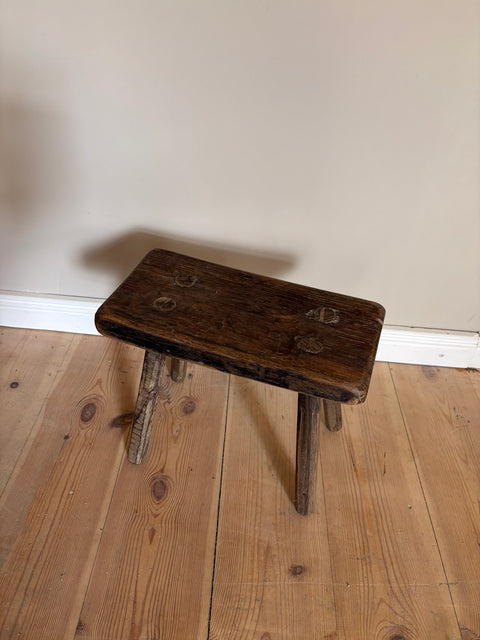 Antiker Hocker / Schemel #6 | Weichholz Vintage | rotbraune Patina