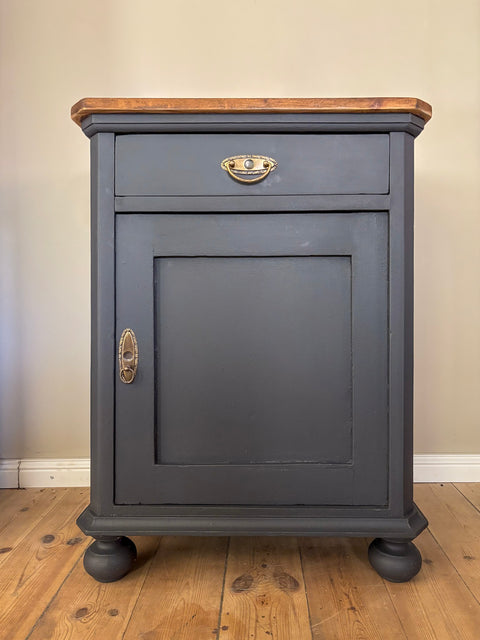 Kleiner Vintage Schrank | Deep Sea Kreidefarbe | Nachttisch & Beistelltisch