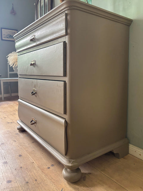 Antike Vintage Kommode | Kreidefarbe Drab (braun-grün)