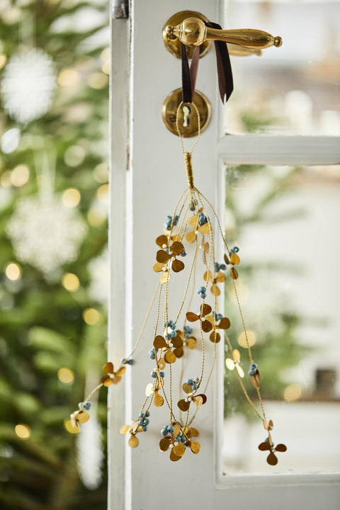 Ib Laursen Hänger mit Blättern und dunkelgrauen Holzperlen Gloria Winterschmuck