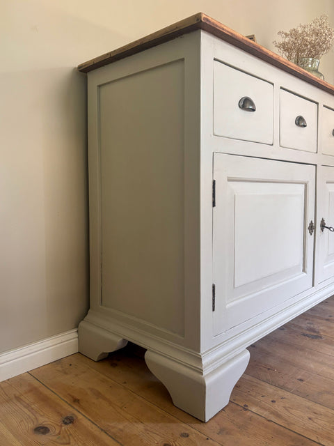 Landhaus-Sideboard / Kommode | Kreidefarbe Sandy Grey | Paint of Walinoon