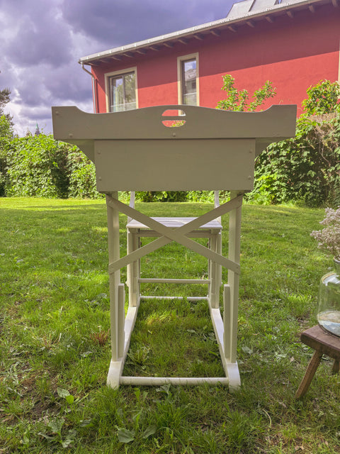 Alter Schulschreibtisch um 1900 | Kreidefarbe Pale Mist | Paint of Walinoon