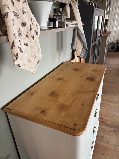 Vintage Weichholz Kommode | Kreidefarbe Lake Whisper Green (grün-weiß) - Weingärtners Genusshandwerk