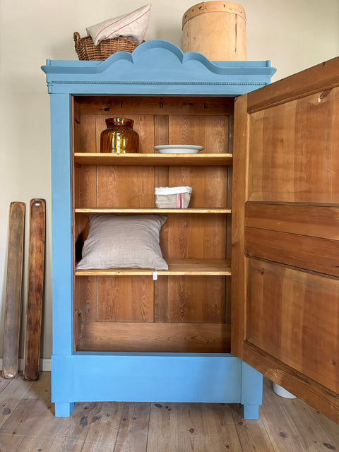 Eintüriger Vintage Kleiderschrank/Blender | Kreidefarbe Cloudy Blue (blau)