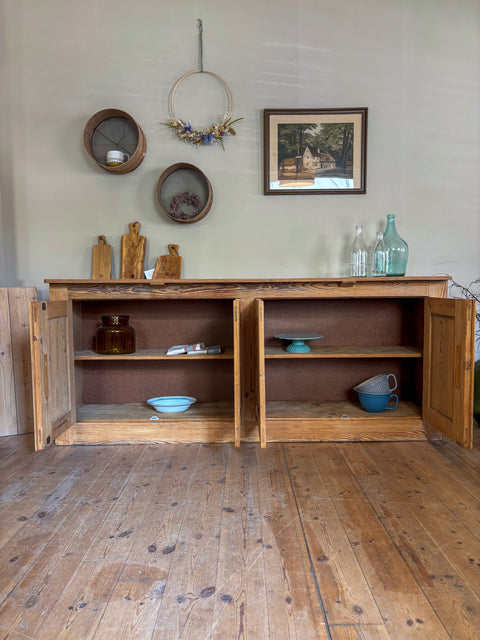 Antikes Weichholz Sideboard | Naturbelassen | über 2 Meter breit