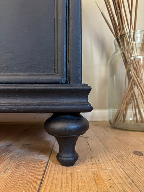 Große Kommode mit Marmorplatte | Kreidefarbe Midnight Black | Paint of Walinoon