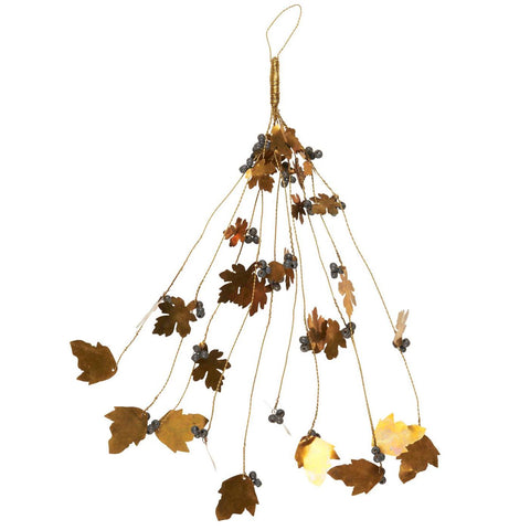 Ib Laursen Hänger mit Blättern und dunkelgrauen Holzperlen Gloria Winterschmuck