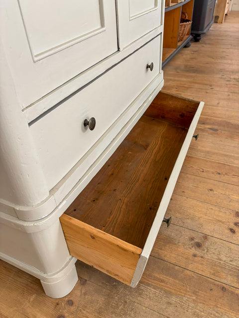 Filigrane Vitrine | Kreidefarbe Sandy Grey | Paint of Walinoon