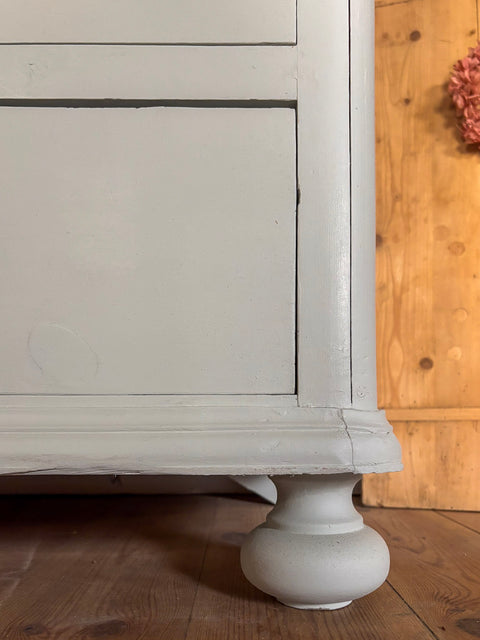 Vintage Weichholz Kommode | Kreidefarbe Lake Whisper Green (grün-weiß) - Weingärtners Genusshandwerk