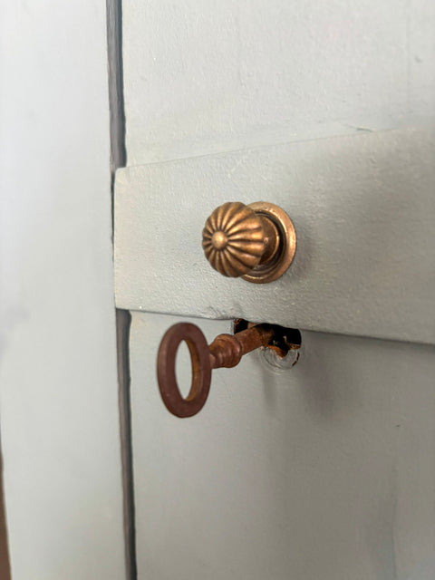 Eintüriger Vintage Kleiderschrank/Blender | Kreidefarbe Cloudy Blue (blau)